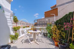 ¡Encantador apartamento en Los Cristianos con mucho potencial! photo 0