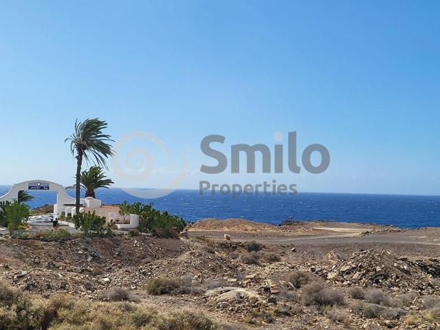 ¡Tu nuevo hogar con vistas al mar en Costa del Silencio te está esperando! photo 0