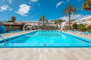 ¡Oportunidad en Chaparral Fase I! Luminoso piso de 1 dormitorio con amplia terraza de esquina en venta en exclusiva photo 0