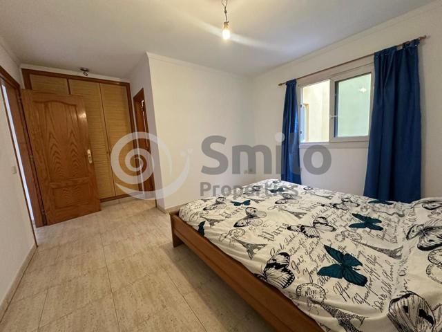 Oportunidad única en Los Cristianos: Piso amplio y versátil, ideal para vivir, invertir o disfrutar como segunda residencia photo 0