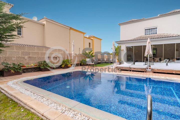 ¡Descubre esta espectacular villa en El Madroñal! photo 0