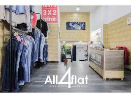 LOCAL DE 150M2 EN TRASPASO EN SANTS MONJUIC, ESPECIALIZADA EN LEVIS VINTAGE photo 0