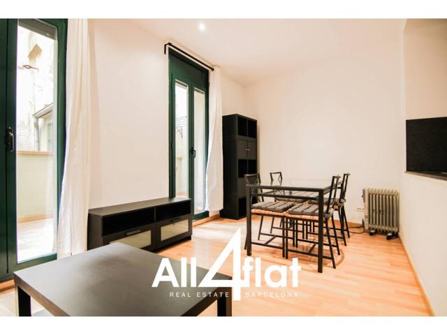 PISO DE 65M2 EN CIUTAT VELLA, DISPONE DE 2 HABITACIONES. 1 BAÑO COMPLETO Y COCINA AMERICANA. AMUEBLADO. - DISPONIBLE 27- photo 0