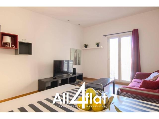 PISO DE 60M2 UBICADO EN EL RAVAL CON 2 HABITACIONES, 1 BAÑO, COCINA EQUIPADA, AMUEBLADO photo 0