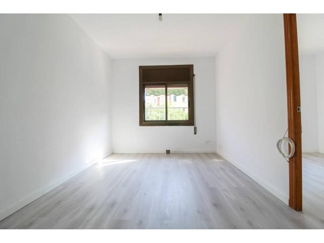 PISO RECIÉN REFORMADO DE 63 M2 EN LA FLORIDA-LES PLANES CON 3 HABITACIONES Y 1 BAÑO COMPLETO photo 0