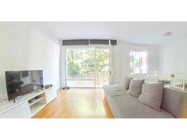 PISO MUY BIEN DISTRIBUIDO EN SARRIA CON 2 HABITACIONES DOBLES, 2 BAÑOS COMPLETOS Y EN UNA ZONA PRIVILEGIADA. photo 0