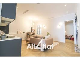 PISO TOTALMENTE REFORMADO DE 76M2, TOTALMENTE AMUEBLADO CON 2 HABITACIONES DOBLES CON SUITE, COCINA AMERICANA EQUIPADA photo 0