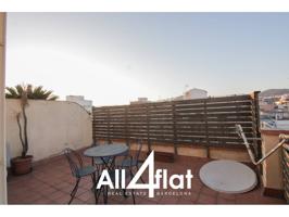 ENCANTADOR ÁTICO CON TERRAZA PRIVADA Y LUZ NATURAL EN BARCELONA photo 0
