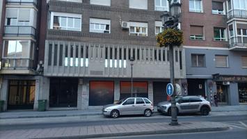 ¡Local en Acera del Darro frente al Corte Inglés! photo 0