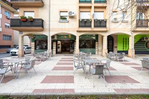 ¡Oportunidad Única! Bar Cafeteria Equipado con Terraza en Ubicación Estratégica en Maracena photo 0