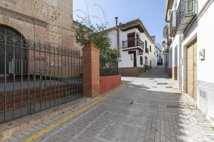 GRAN VIVIENDA PARA REFORMAR EN EL CENTRO DE DILAR photo 0