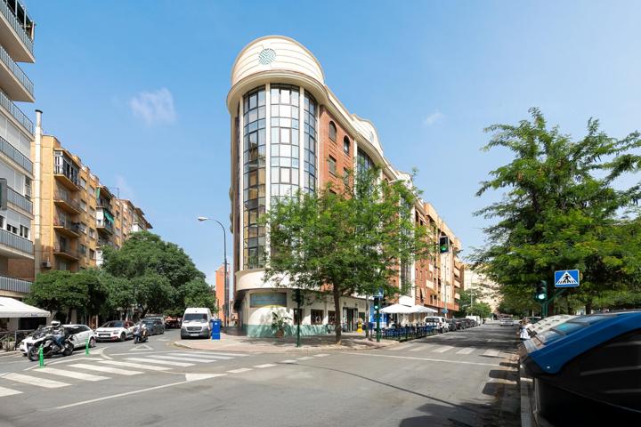¡Ésta es tu oportunidad! Espectacular apartamento en la mejor zona y más demanda de Granada. photo 0