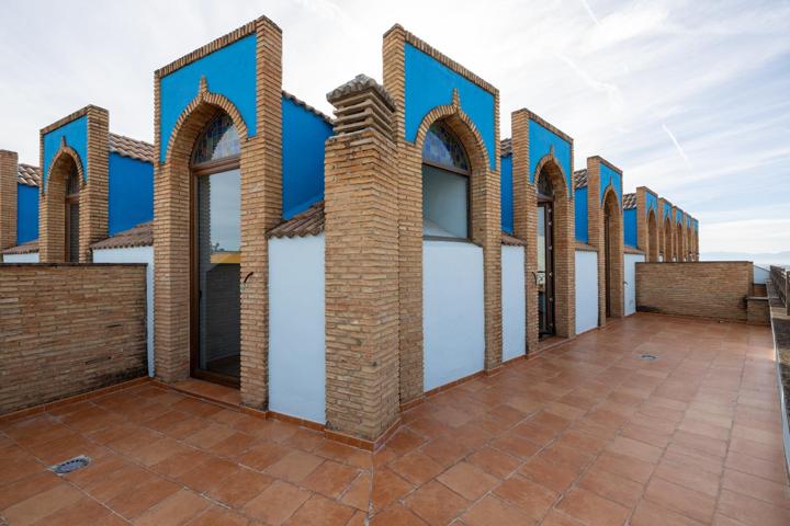 🏡 Dúplex nuevo en Bailén con 3 dormitorios, cocina independiente y terraza privada photo 0