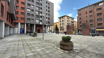 4 LOCALES EN EL CENTRO DE BARAKALDO photo 0