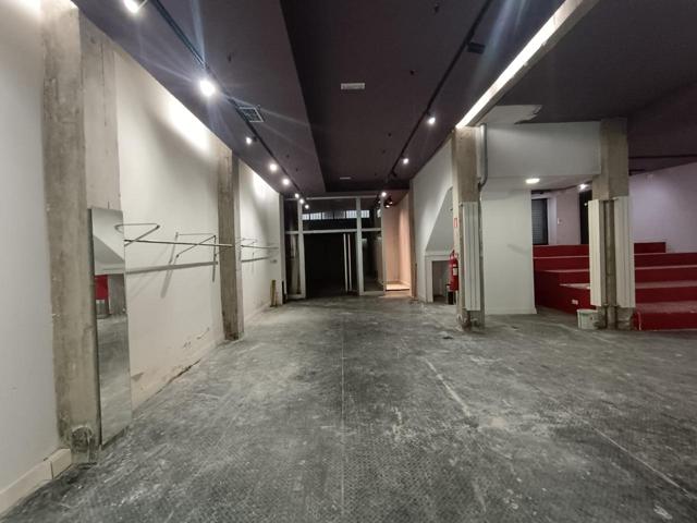 ALQUILER ESTE AMPLIO LOCAL PARA REALIZAR CUALQUIER TIPO DE ACTIVIDAD A 100 METROS DEL AYUNTAMIENTO photo 0