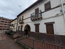 EXCLUSIVA ESTE ADOSADO EN EL CENTRO DE BARAKALDO photo 0