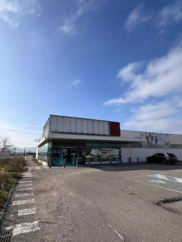 PABELLON COMERCIAL EN MIRANDA DE EBRO photo 0
