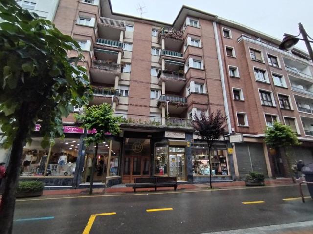 PISO EN EL CENTRO DE BARAKALDO photo 0