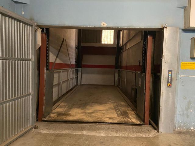 NAVE EN UGARTE EN PLENO NUCLEO INDUSTRIAL photo 0