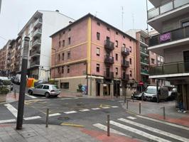 LOCAL EN ESQUINA EN ZONA TRASNITADA EN SANTURTZI photo 0