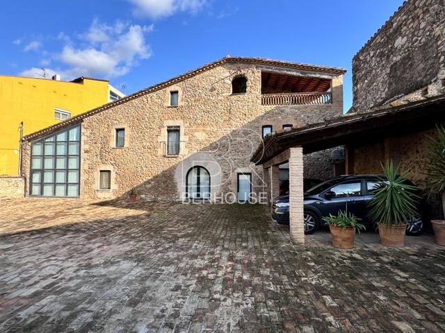 Masía con mucho encanto, situada en Bordils, Girona photo 0