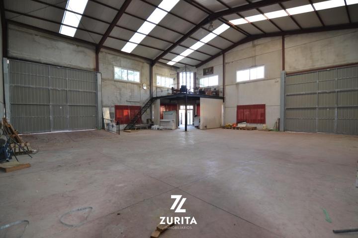 Nave industrial junto a la autovía A-4 photo 0