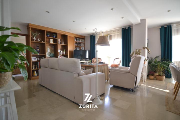 Piso exclusivo resultado de la unión de dos viviendas, con amplios espacios y excelente distribución photo 0