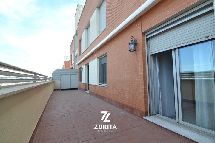 Piso con amplia terraza y vistas despejadas a la sierra photo 0