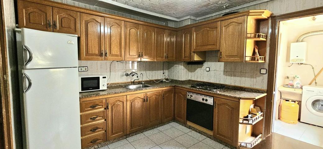 SE VENDE PISO 3 REAL EN ZONA PARQUE APARADORA photo 0