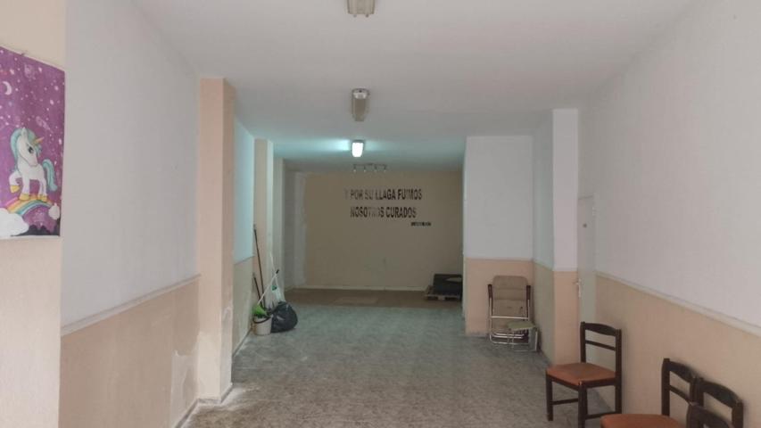 SE VENDEN 2 LOCALES JUNTOS photo 0
