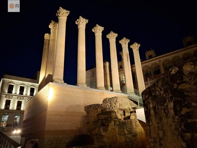 🌟 Vivienda de lujo en pleno corazón de Córdoba – Frente al Ayuntamiento y el Templo Romano photo 0