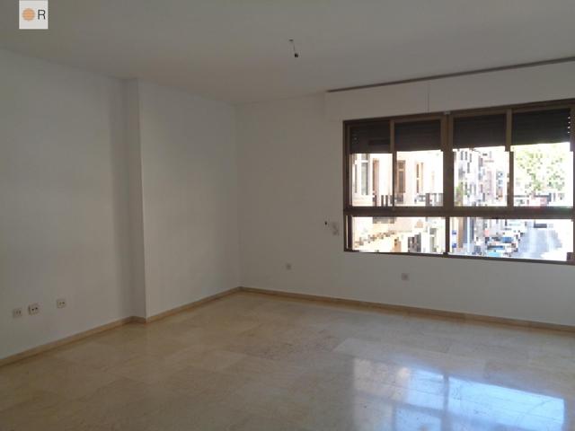 GRAN PISO EXTERIOR CON ASCENSOR EN PLENO CENTRO photo 0