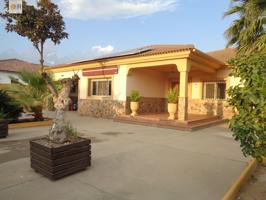¡Oportunidad Única! Chalet con Piscina en El Nuevo Higuerón, Córdoba 🌳🏡 photo 0