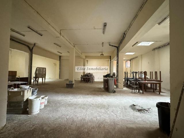335 m2 !! photo 0