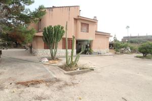chalet en el centro de san juan pueblo photo 0