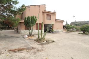 chalet en el centro de san juan pueblo photo 0