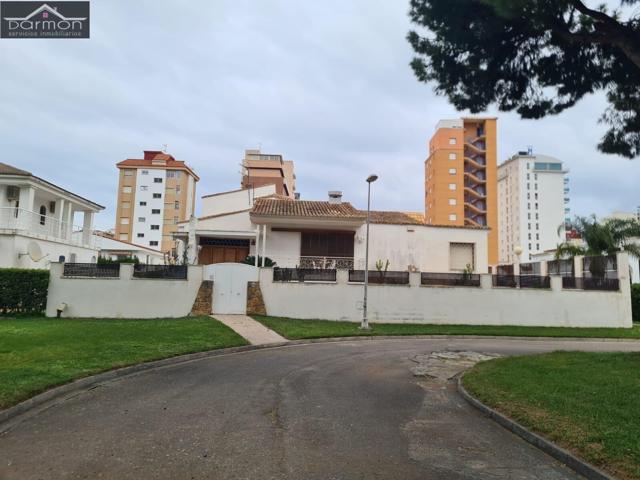 Unifamiliar En venta en Playa De Gandia, Gandia photo 0