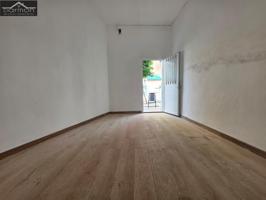 Planta Baja Semireformada en Gandía con Gran Patio y Excelente Ubicación photo 0