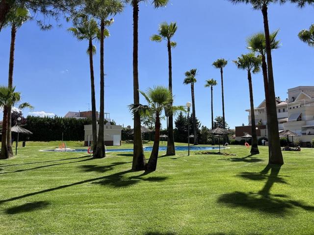Apartamento con piscina amueblada photo 0