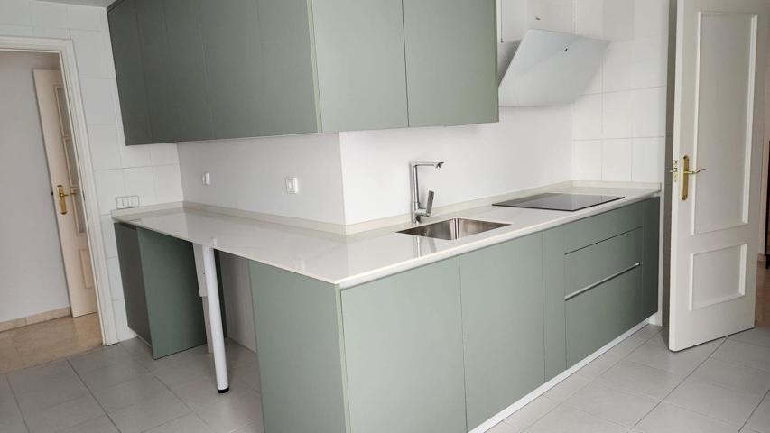 VIVIENDA ALQUILER VALDEPASILLAS CON GARAJE photo 0