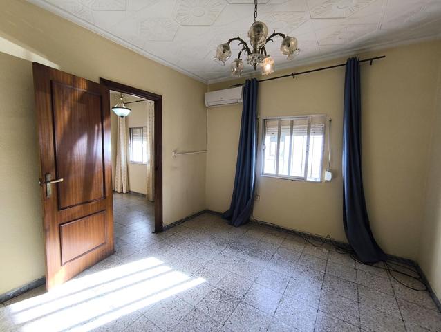 Vivienda en planta baja para reformar en zona de San Roque. photo 0