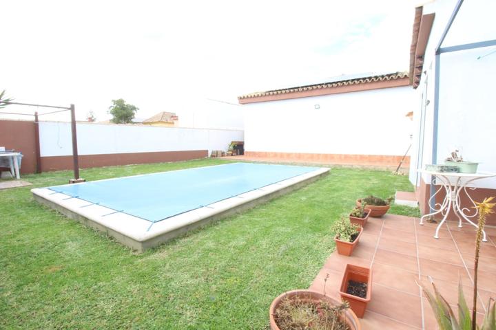 Unifamiliar En venta en Los Gallos, Chiclana De La Frontera photo 0