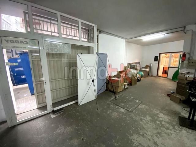 Bajo de 160m2 en Ronda de Nelle-Avda Finisterre photo 0