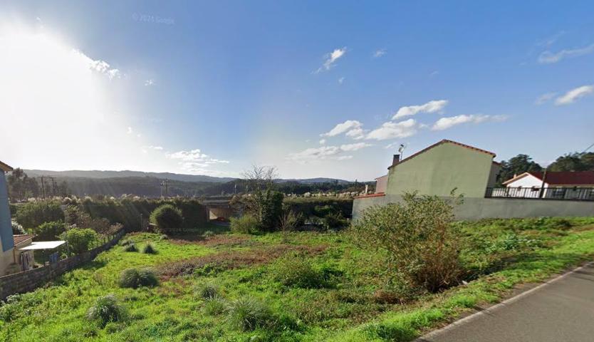 Se venden 2 fincas urbanizables en el centro de Uxes. photo 0