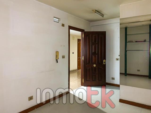 Oficina local centrica zona San Andres photo 0