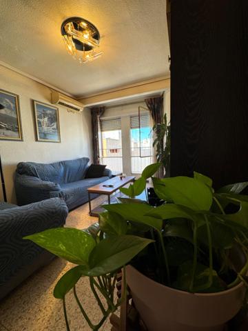 COQUETO PISO EN ZONA CARRUS!!! CON TRES HABITACIONES. photo 0