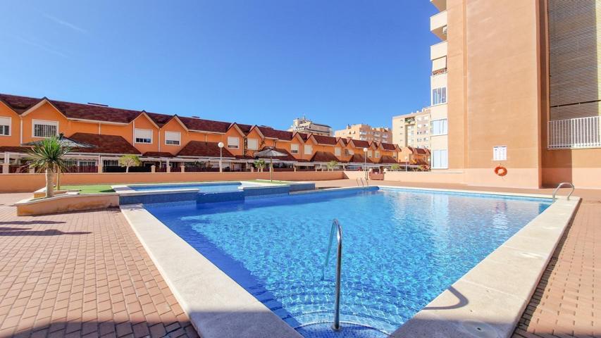 VENTA ESPECTACULAR BUNGALOW REFORMADO, SÓTANO, 4 DORM, 2 GARAJES, PISCINA, EQUIPADO, ZONA KELME photo 0