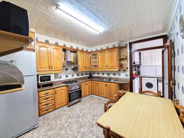 AMPLIO PISO CON ASCENSOR, 4 DORM, EQUIPADO, GARAJE OPC,. NOVELDA - PL MADRID photo 0