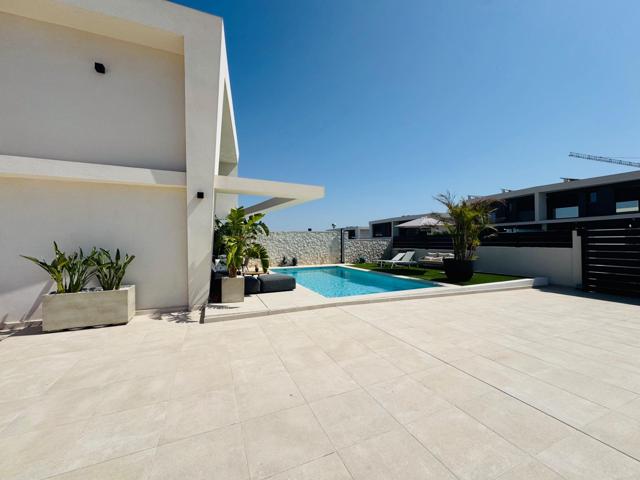 VILLA PAREADA EN GRAN ALACANT photo 0
