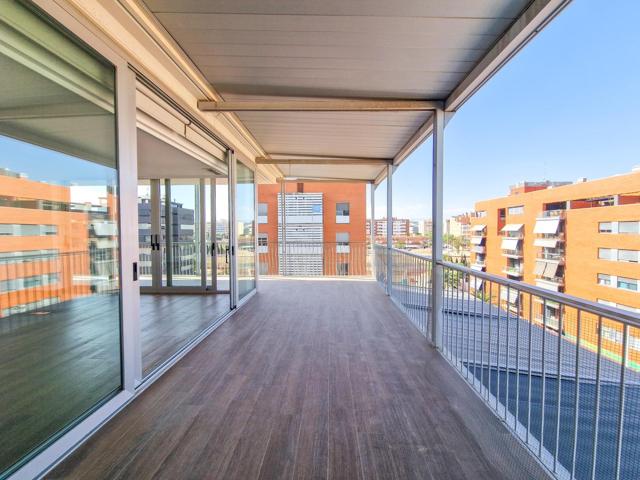 DISPONIBLE VIVIENDA DE 133 M2 Y TERRAZA DE 60 M2 EN EL BARRIO DE PORCELANOSA photo 0